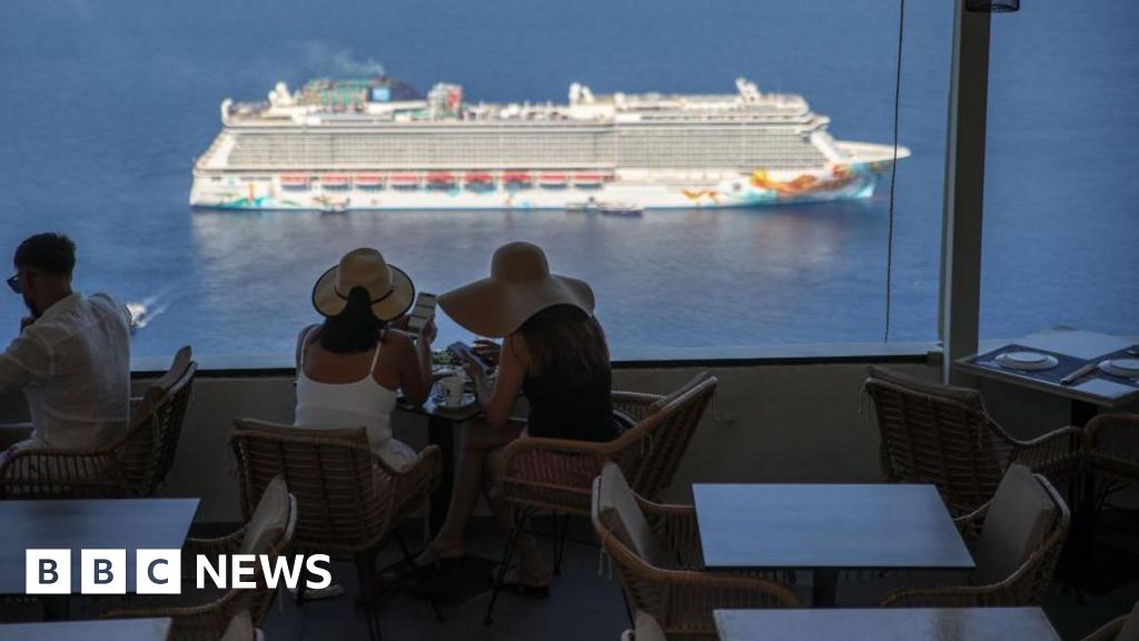 touristique - Santorin s'inquiète pour la saison touristique estivale alors que des tremblements de terre frappent l'île