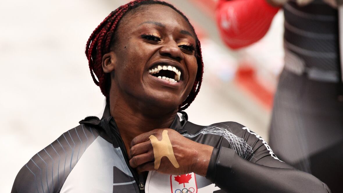 médaille - Cynthia Appiah du Canada remporte la médaille d'argent au championnat du monde de monobob