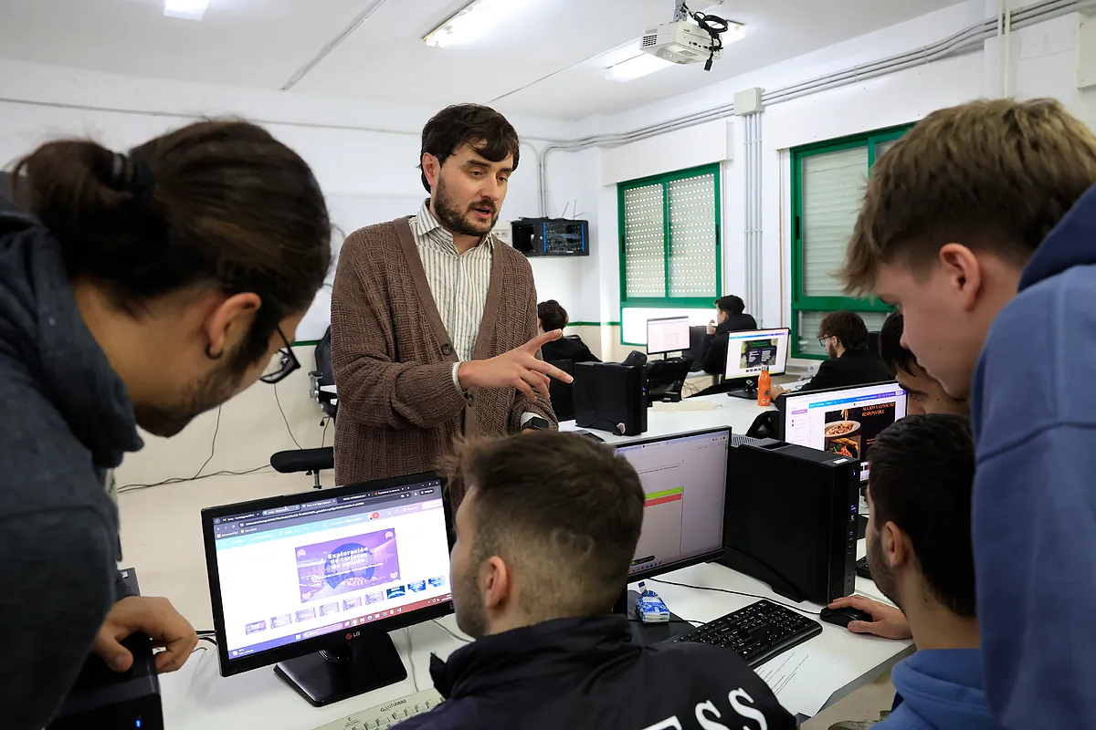 gouvernement - Le gouvernement assouplit les exigences pour permettre aux adultes avec expérience professionnelle de suivre une formation professionnelle sans diplôme académique.