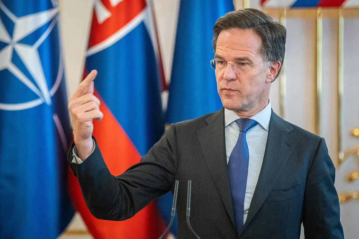 défense - Rutte fixe un nouvel objectif d'investissement en défense au-dessus de 3 % et intensifie la pression sur Sánchez : "Si les pays ne réagissent pas, un sympathique homme des États-Unis les appellera"