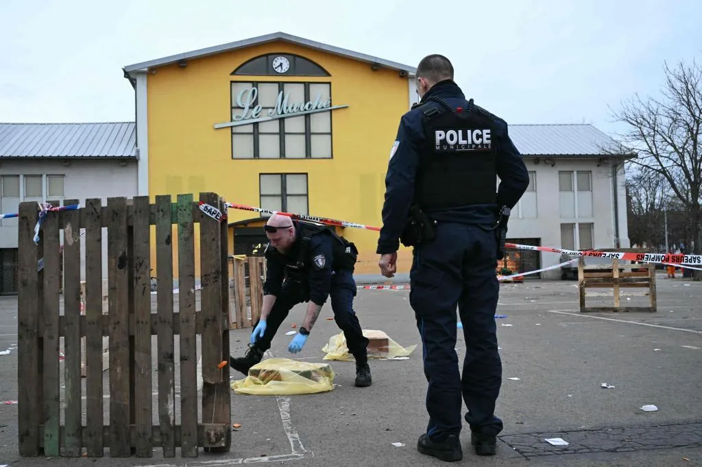 Mulhouse - Macron qualifie l'attaque au couteau ayant fait un mort et deux blessés graves à Mulhouse d'« islamiste »