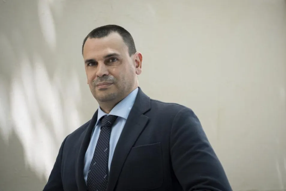 partenaire - La partenaire d'Ayuso témoigne devant la juge pour deux délits fiscaux de 350 000 euros après quatre suspensions de sa déclaration