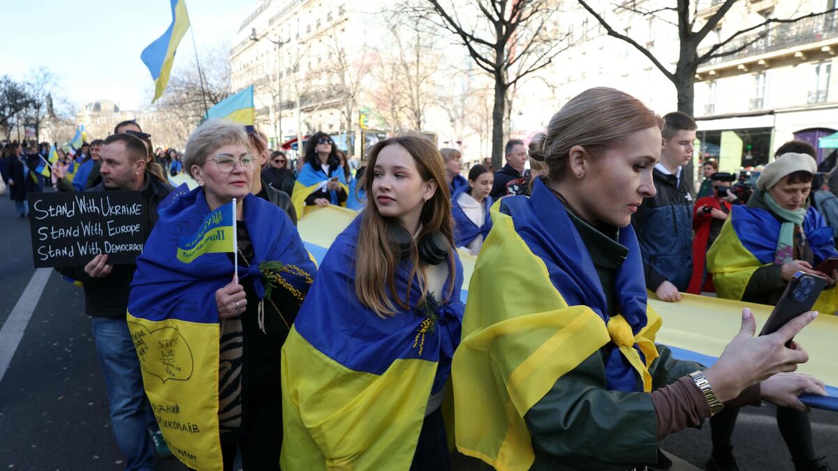 Paris - « Trump, Poutine, Pas de Négociations sans l'Ukraine ! » : Plusieurs milliers de manifestants à Paris en soutien à Kiev