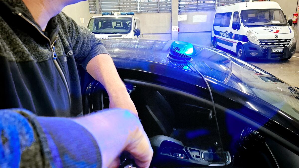 Gyrophare - « Pour Rire », Ils Utilisent un Gyrophare de Police et Arrêtent des Voitures : Six Mois de Prison avec Sursis