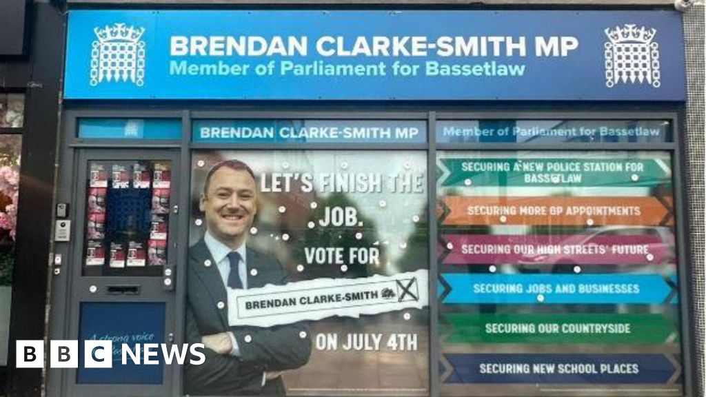 Candidat - Candidat Tory Écarté Accusé de 'Se Prendre Pour Un Député'