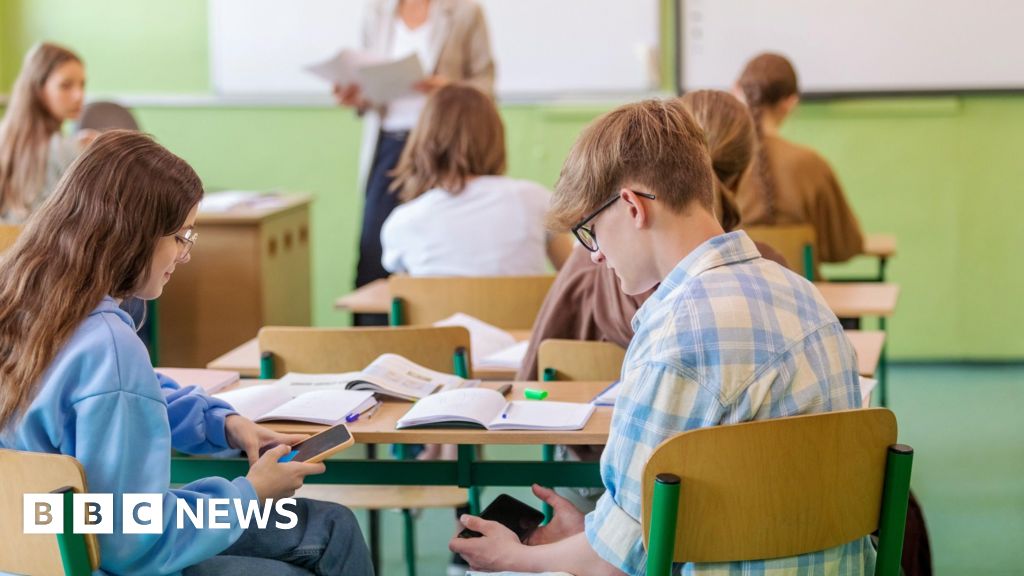 Smartphones - Les Écoles Où Les Smartphones Seront Interdits