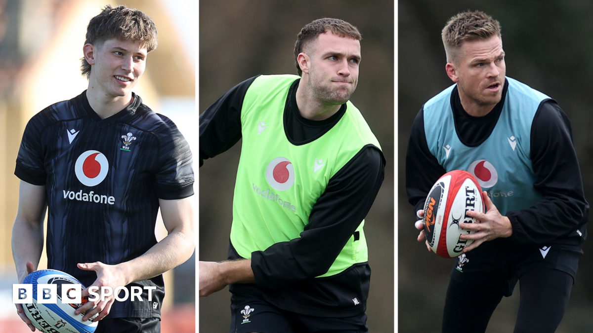 Pays - Mee fait ses débuts avec le Pays de Galles, Anscombe et Llewellyn de retour