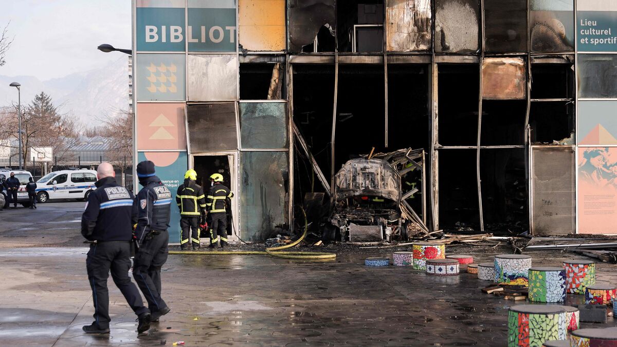 bibliothèque - Un « acte révoltant » : une bibliothèque incendiée à Grenoble lors d'échauffourées avec la police