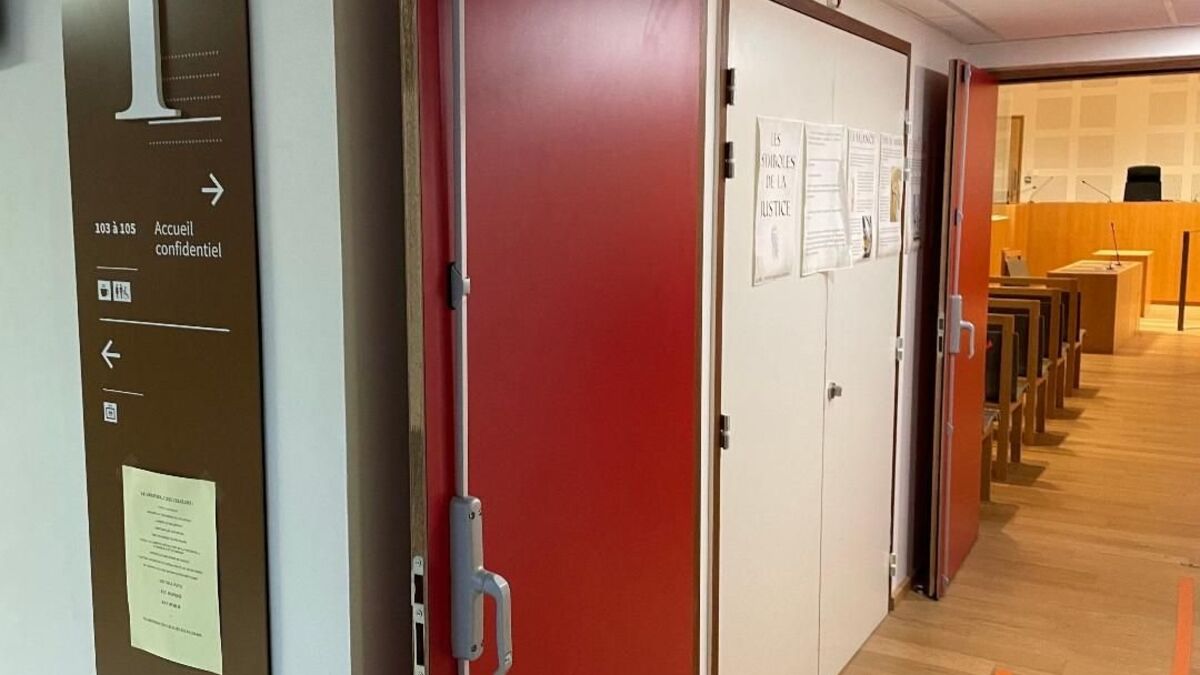 Quimper - Un homme condamné à Quimper pour avoir filmé des femmes nues à leur insu dans les cabines d'une piscine pendant un an