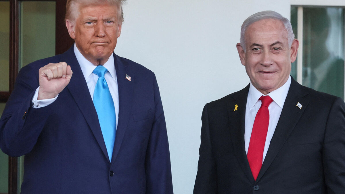 Bipeur - Benyamin Netanyahou Présente un Bipeur en Or à Donald Trump, Symbole de « la Force d'Israël », en Souvenir de l'Opération au Liban