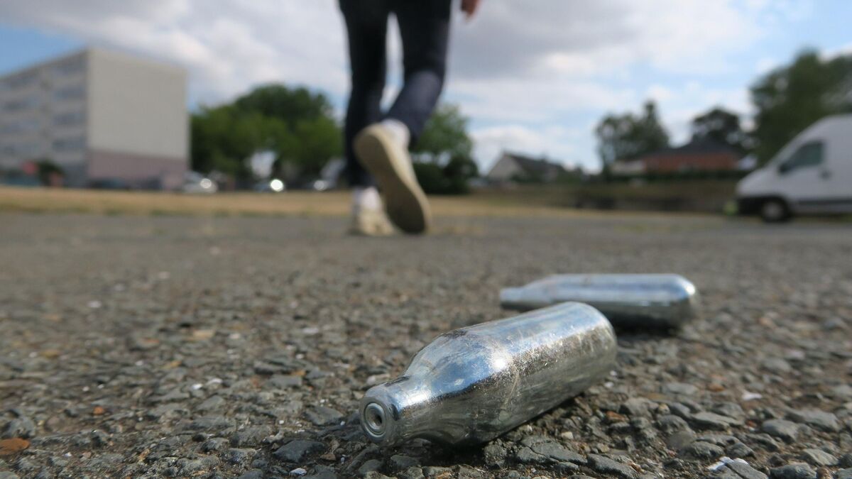 fléau - Usage détourné du protoxyde d’azote : en Essonne, les élus se battent pour mettre fin à « ce véritable fléau »