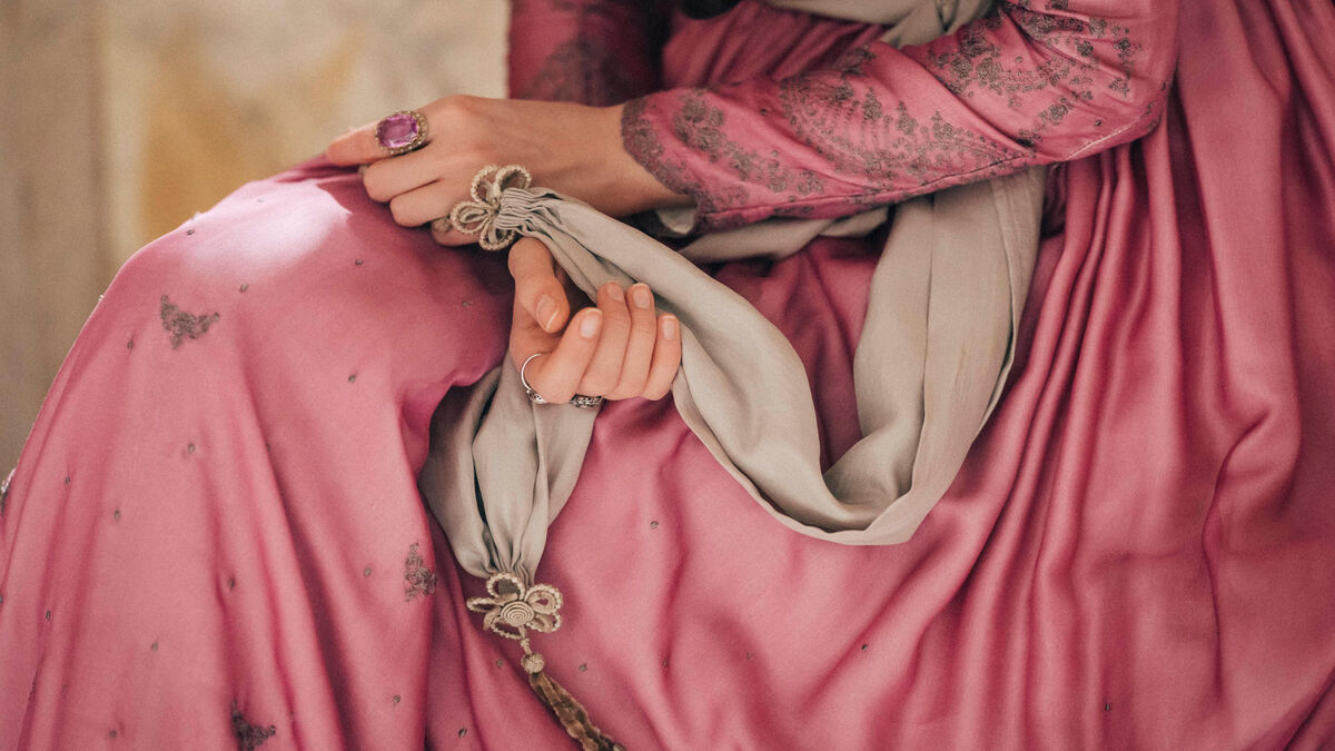 costumes - Création de 3 000 pièces, choix des couleurs… Les secrets des costumes de la série « Marie-Antoinette » révélés !