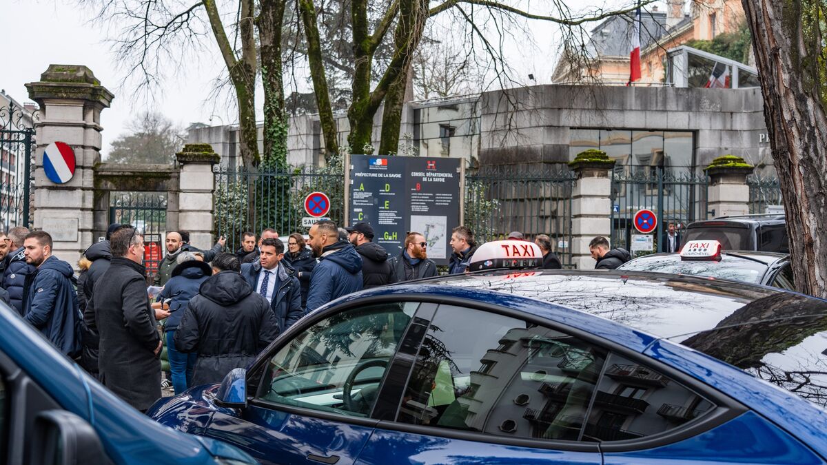 Taxis - « Les Mêmes Méthodes Que Les Dealers » : Au Pied Des Pistes De Ski, La Guerre Est Déclarée Entre Taxis Et VTC