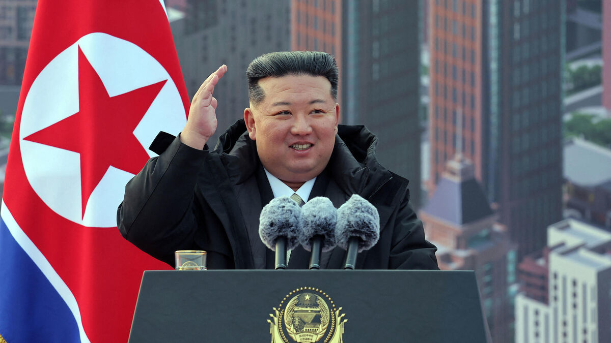 Kim - Corée du Nord : Kim Jong Un visite la tombe de son père Kim Jong Il et s'engage à se « dévouer à la lutte sacrée »
