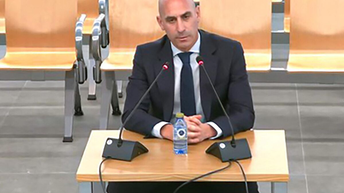 Baiser - Baiser Forcé : L’ex-président de la Fédération espagnole de football « absolument sûr » que Jenni Hermoso a consenti