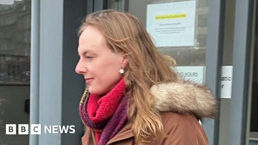 toilettes - Le tribunal entend que le docteur trans avait le 'droit' d'utiliser les toilettes pour femmes.