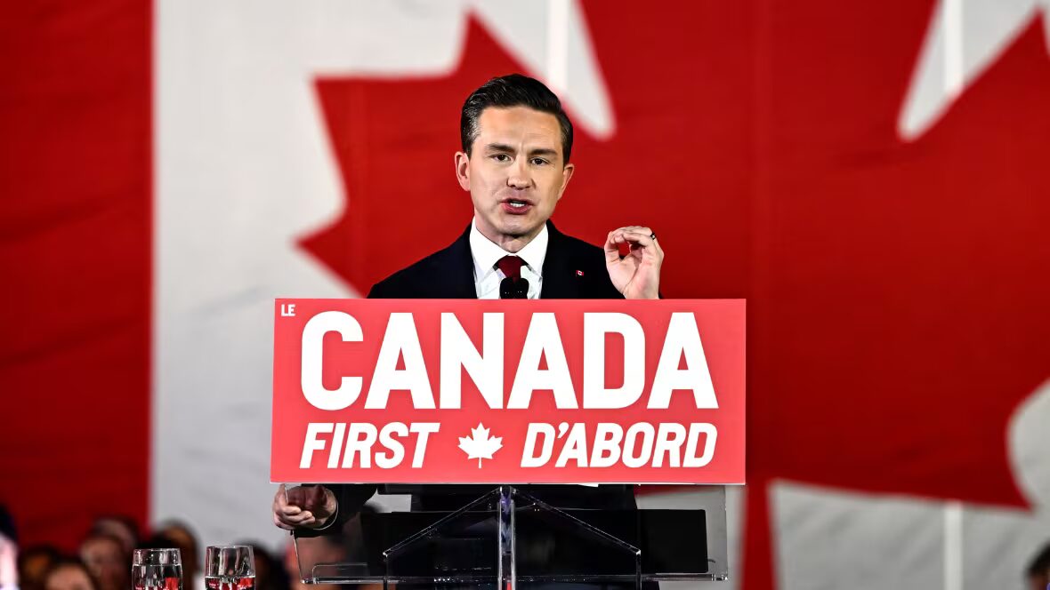 Trump - Avec Trump à l'horizon, Pierre Poilievre tente de s'envelopper dans le drapeau