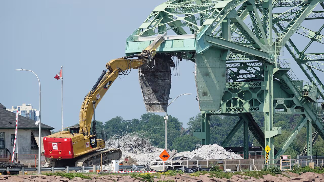 procès - Le contractant responsable de l'échec de la réparation du Kingston Causeway intente un procès aux fédéraux et à l'entreprise d'ingénierie pour 8 M$