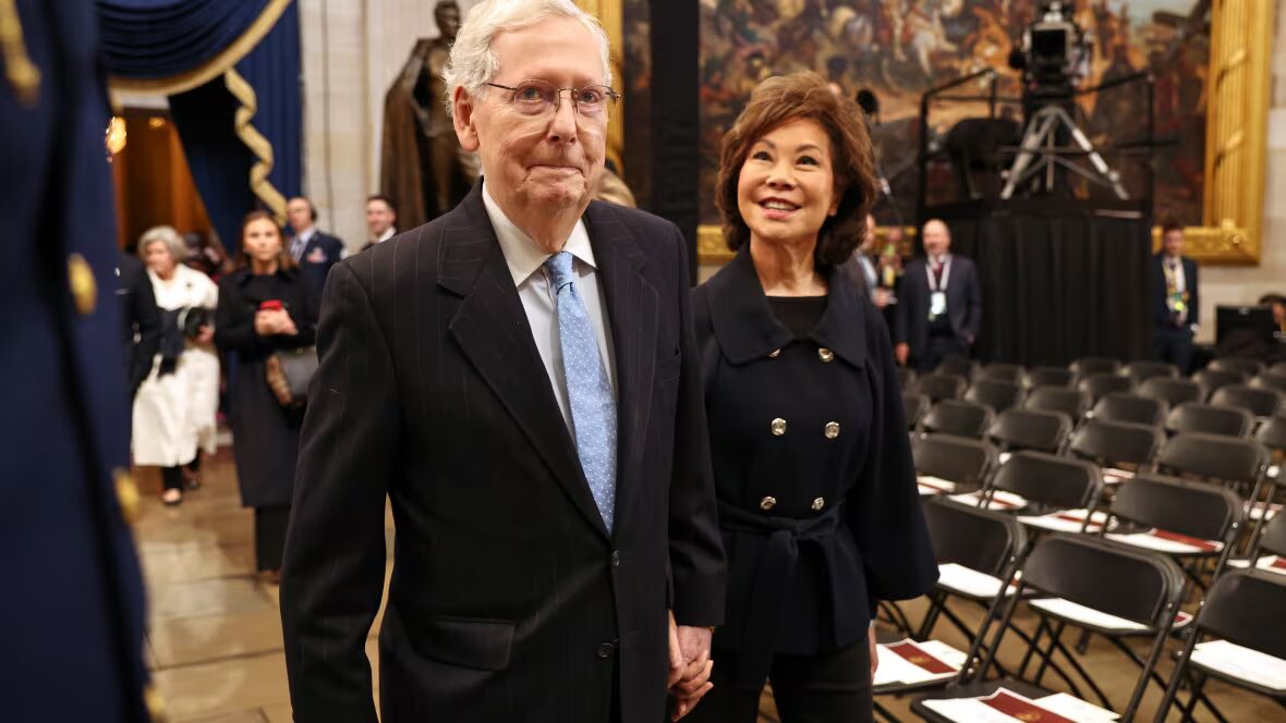 Mitch - L'ancien leader de la majorité au Sénat, Mitch McConnell, ne se représentera pas en 2026