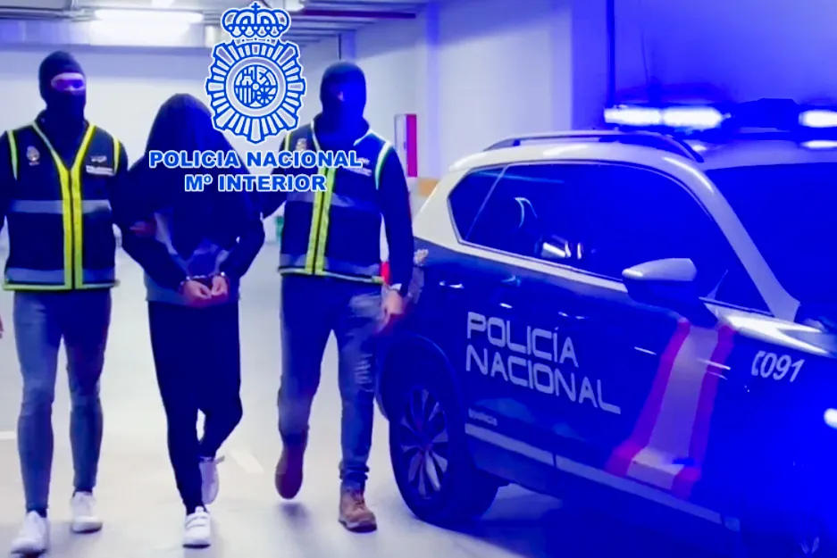 influenceur - Deux ans et demi de prison pour un influenceur yihadiste ayant glorifié sur TikTok des actes terroristes, dont l'assassinat d'un sacristain à Algeciras