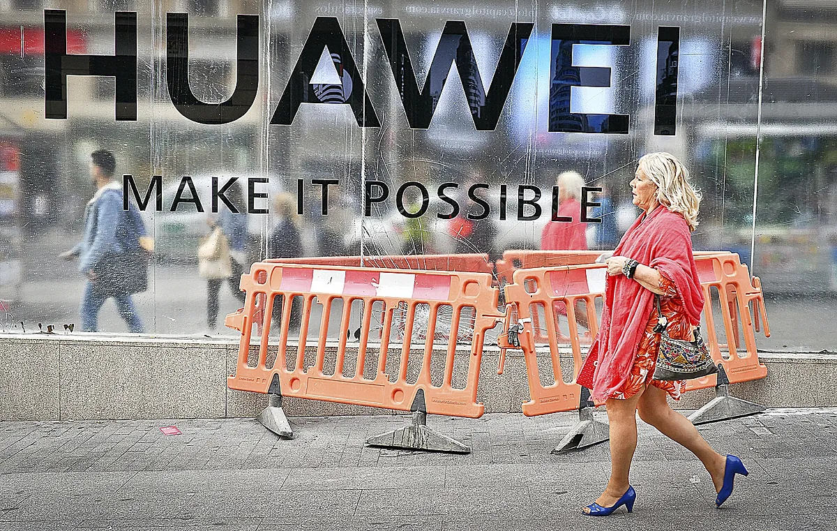 Huawei - Voyages de luxe en Chine, fêtes à Bruxelles, une armée de lobbyistes et des cadeaux aux eurodéputés : comment fonctionne la politique de séduction de Huawei ?
