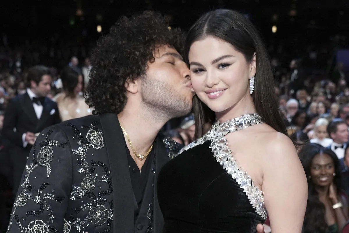 Selena - Le Retour de Selena Gomez dans la Musique Cinq Ans Plus Tard : Une Déclaration d'Amour Éternel à Benny Blanco et un Adieu à Ses Problèmes de Santé Mentale