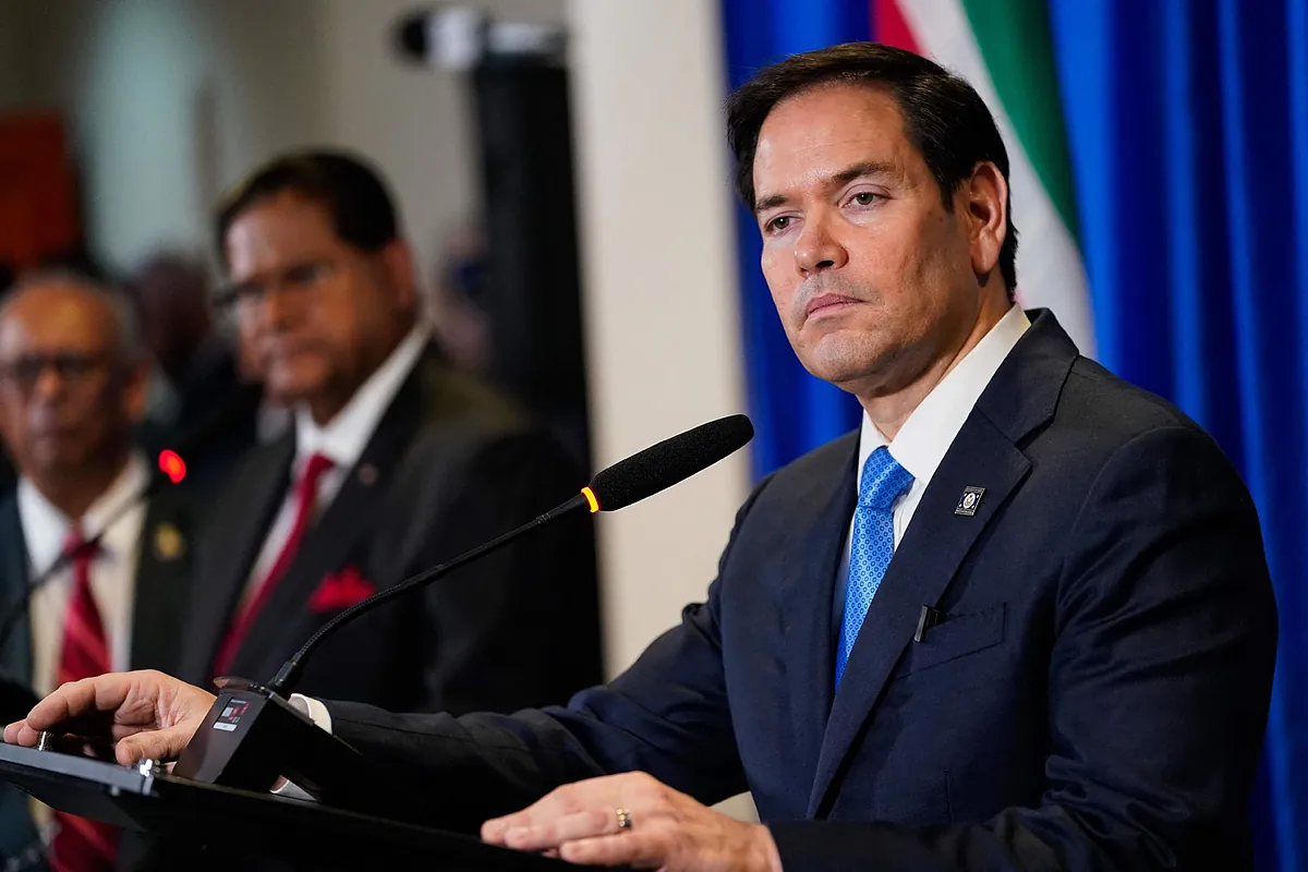 États-Unis - Les États-Unis déploient un destroyer dans les eaux de l'Esequibo et menacent le Venezuela de "conséquences" en cas d'agression