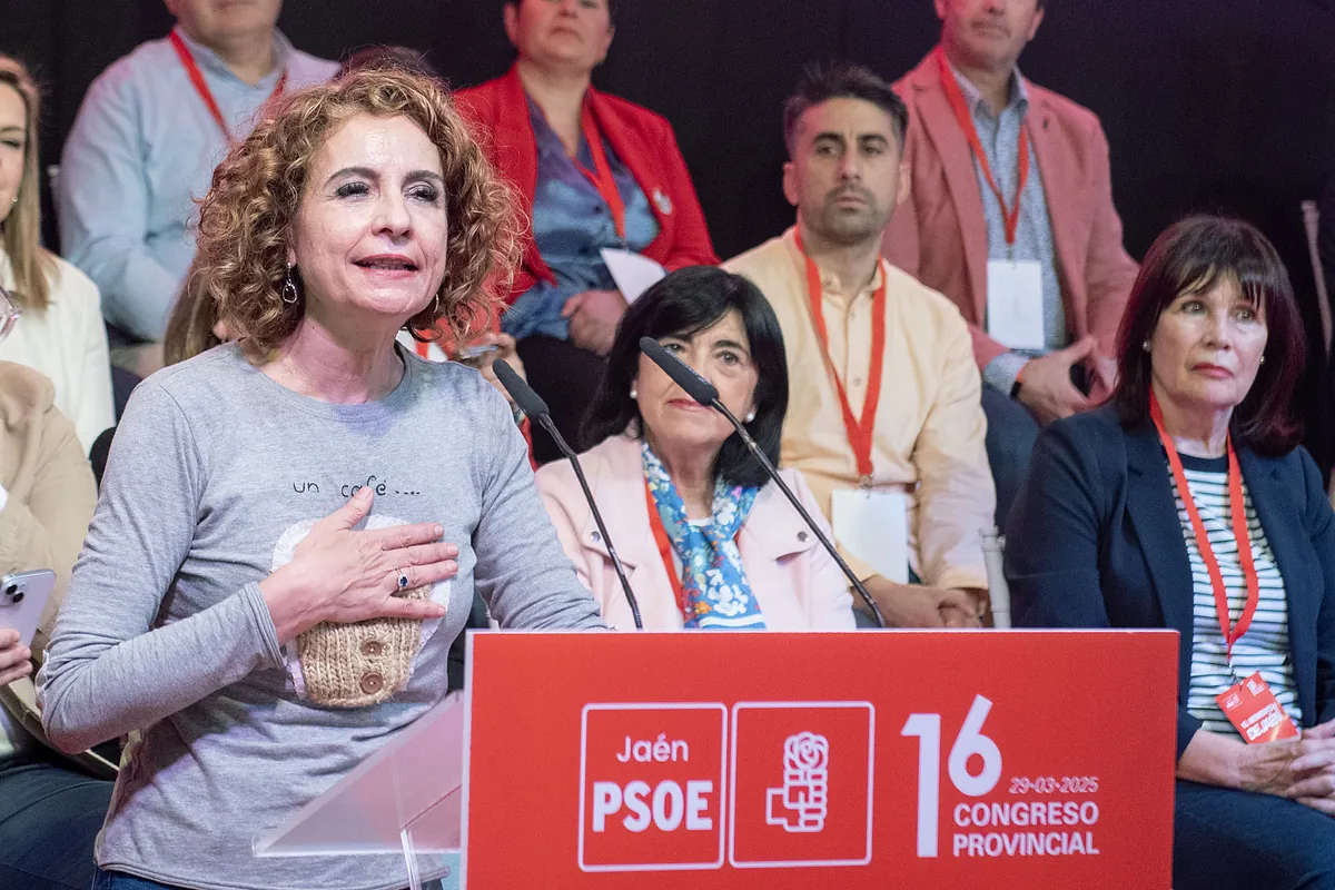victime - María Jesús Montero qualifie de "vergüenza" la sentence d'Alves et critique la remise en question du témoignage d'une victime : "nous sommes avec toi"