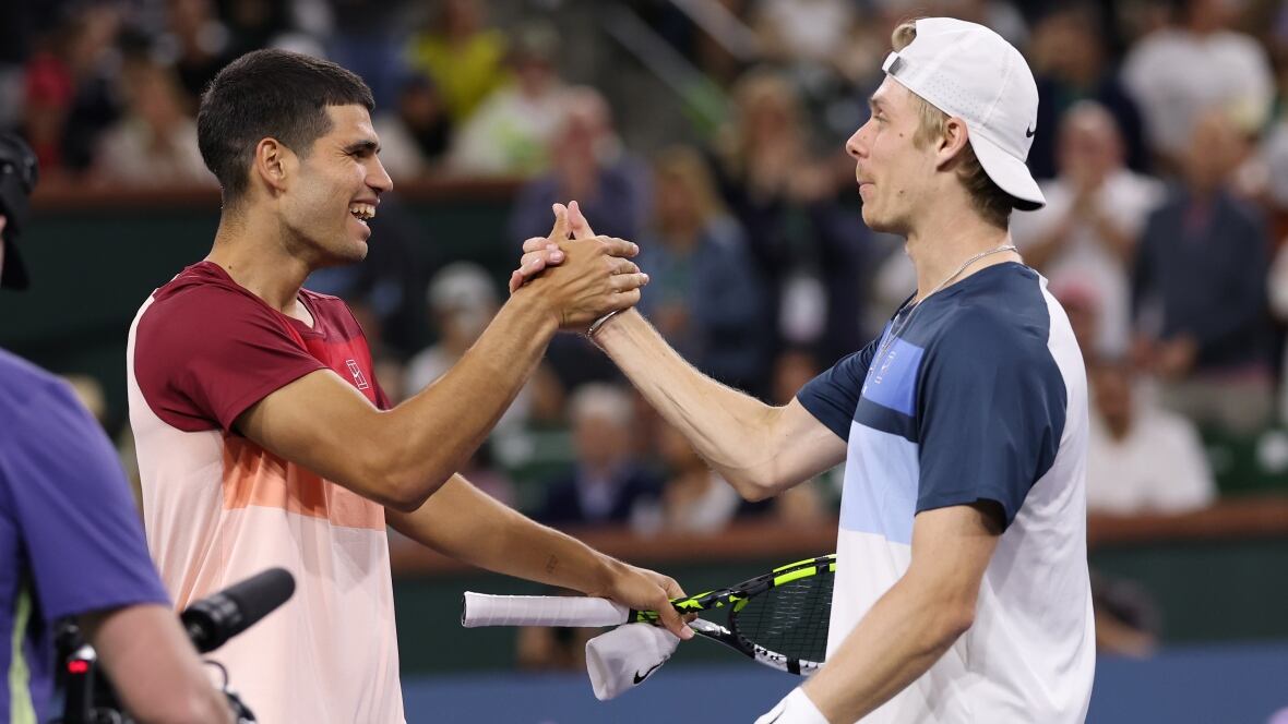 Alcaraz - Denis Shapovalov s'incline face à Carlos Alcaraz en sets consécutifs au Paribas Open à Indian Wells
