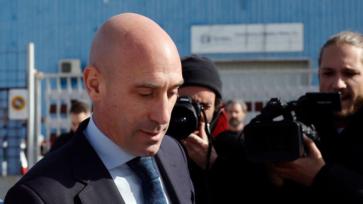Rubiales - Baiser forcé sur Hermoso : le parquet espagnol demande un nouveau procès contre Rubiales