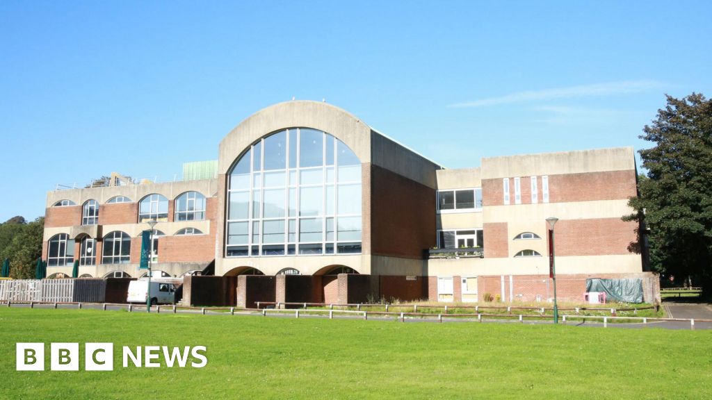 Université - L'Université de Sussex condamnée à une amende de 585 000 £ dans un conflit sur la liberté d'expression