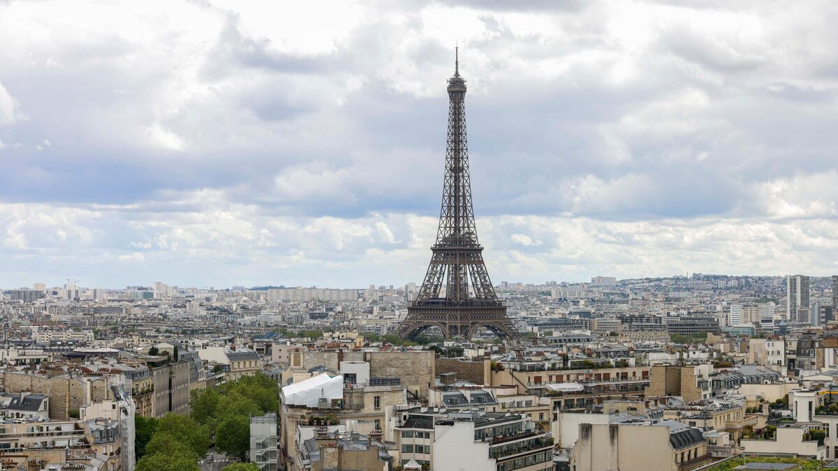 Paris - Paris : Un incendie se déclare à la Tour Eiffel, 300 personnes évacuées par précaution