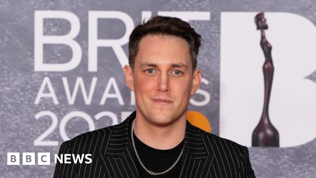 cancer - Le présentateur de radio Chris Stark diagnostiqué avec un cancer des testicules