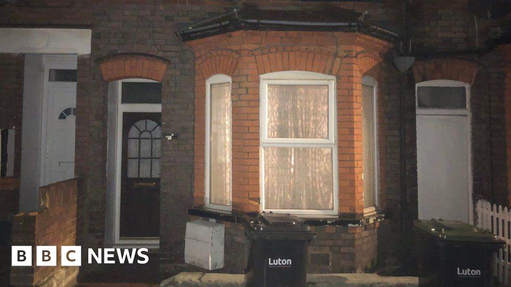 maison - L'homme dont la maison a été 'volée' récupère possession