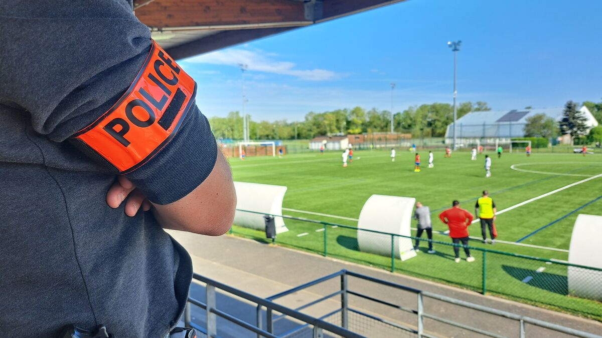 gardien - « Ils se sont précipités sur notre gardien » : un adolescent de 13 ans lynché à la fin d'un match de foot en Essonne