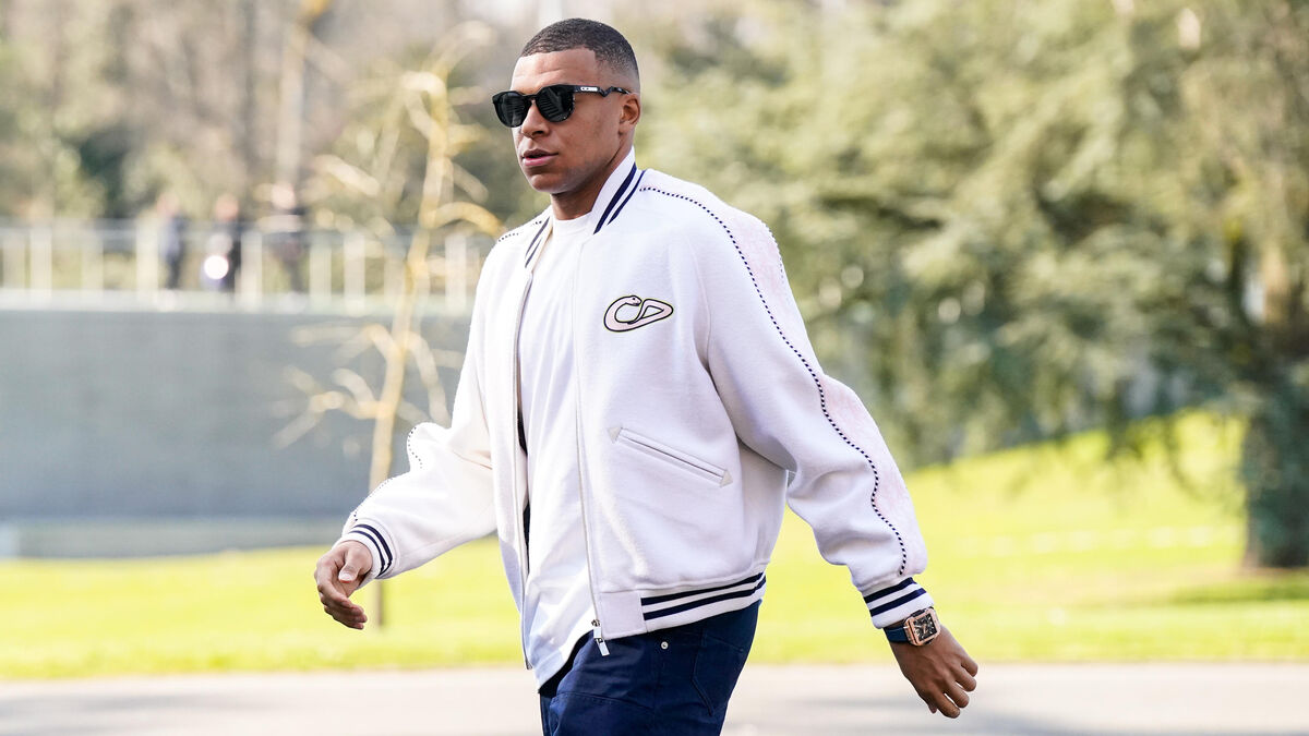 Mbappé - Mbappé, Konaté, Doué… Découvrez les Images de l’Arrivée des Bleus à Clairefontaine Ce Lundi 17 Mars