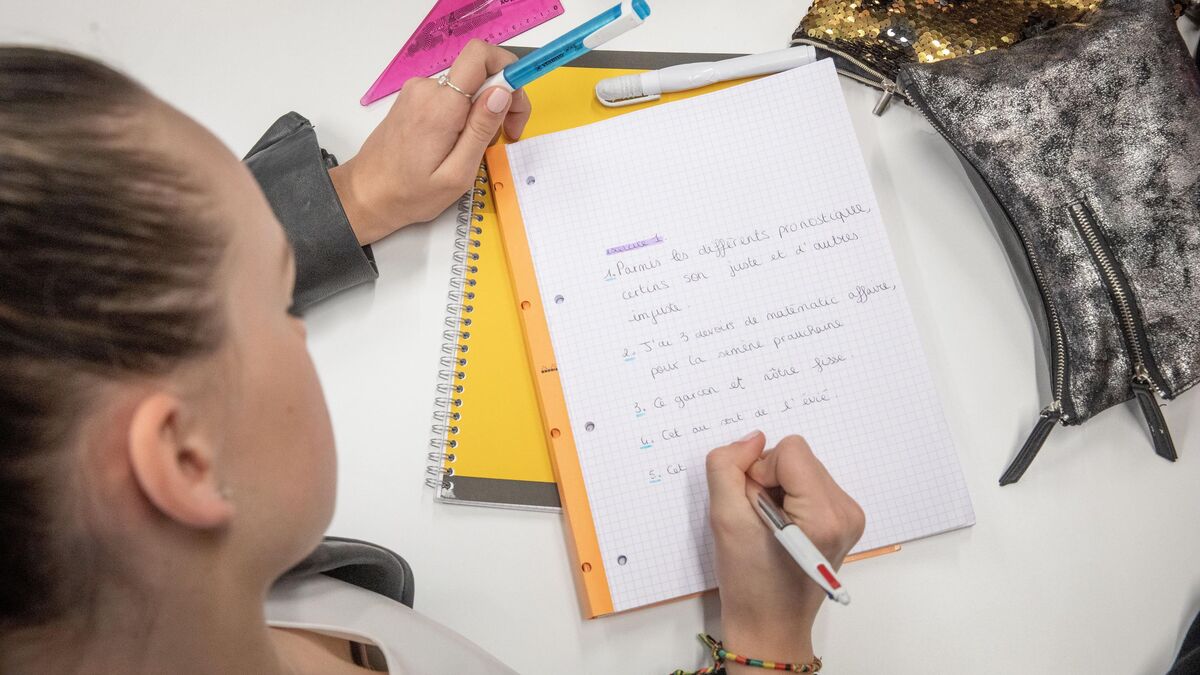 École - École : Comment François Bayrou Propose de Faire Écrire les Élèves pour Lutter Contre les Écrans