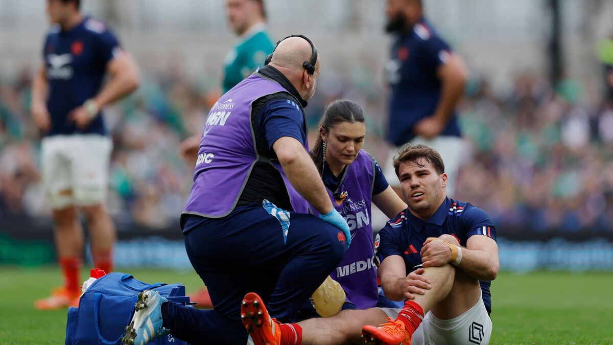 Blessure - XV de France : Action Illicite, Opération et Longue Absence… La Grave Blessure d’Antoine Dupont en Questions