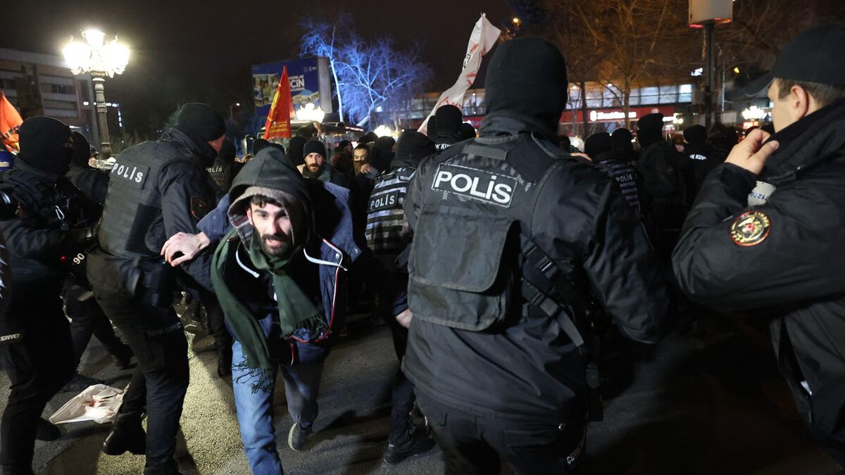 Turquie - Manifestations anti-Erdogan : Plus de 340 arrestations en Turquie après les rassemblements massifs de vendredi