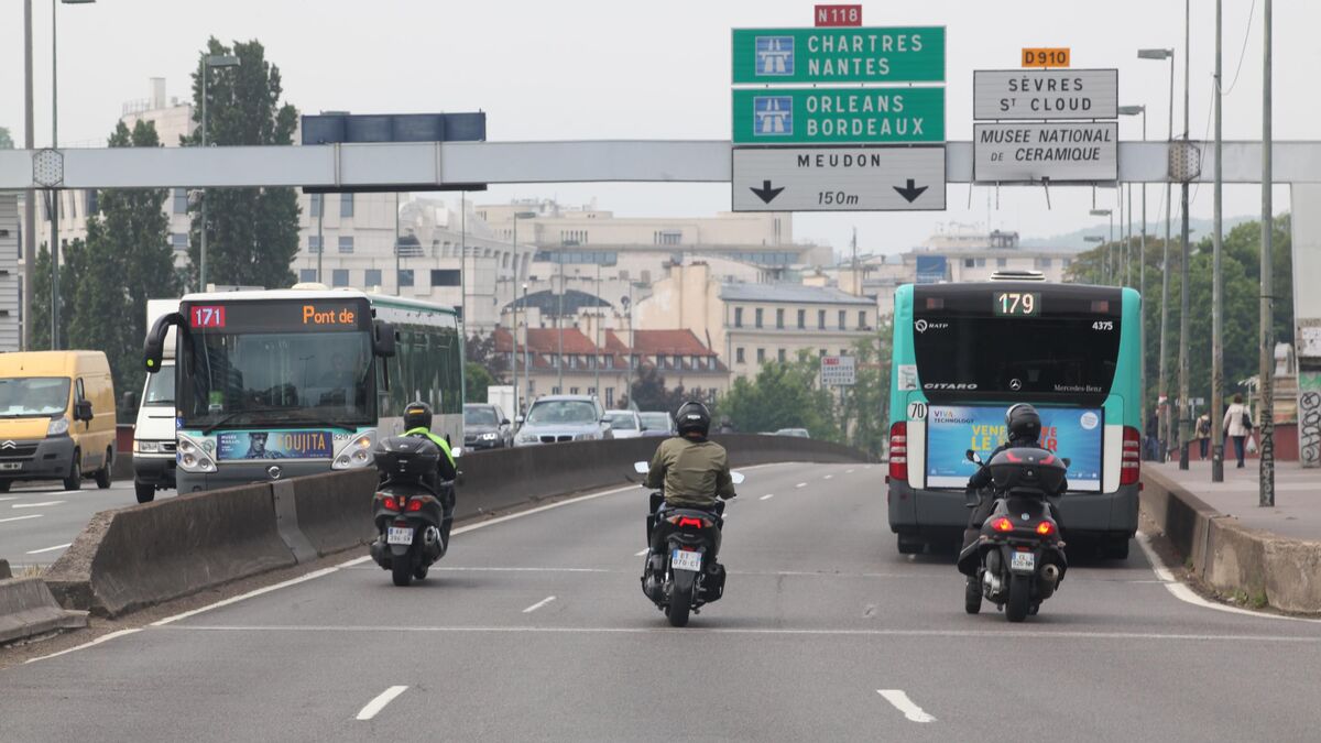 Conducteur - Boulogne-Billancourt : Un Conducteur Renverse Deux Femmes Avant De Prendre La Fuite, Une Victime Entre La Vie Et La Mort