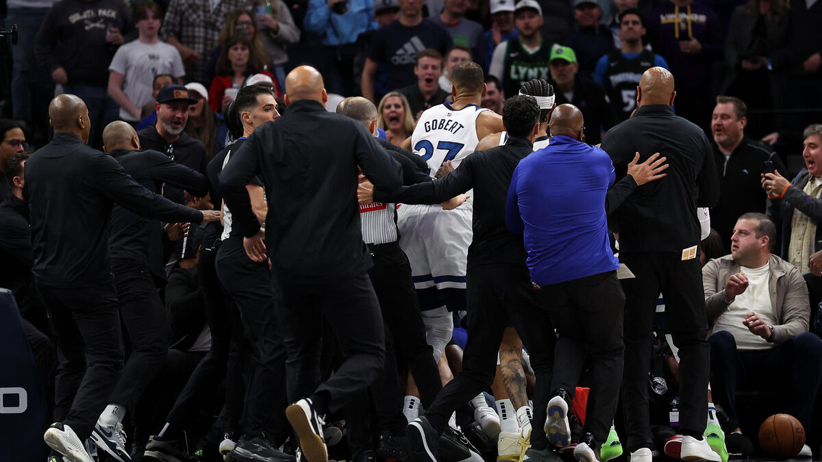 bagarre - NBA : La vidéo de la bagarre lors du match Minnesota-Detroit où cinq joueurs et deux entraîneurs ont été expulsés