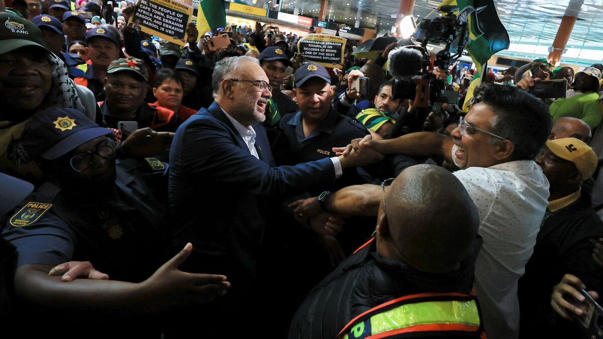 ambassadeur - « Sans Regret » : L’ambassadeur sud-africain expulsé des États-Unis célébré par la foule à son retour au Cap