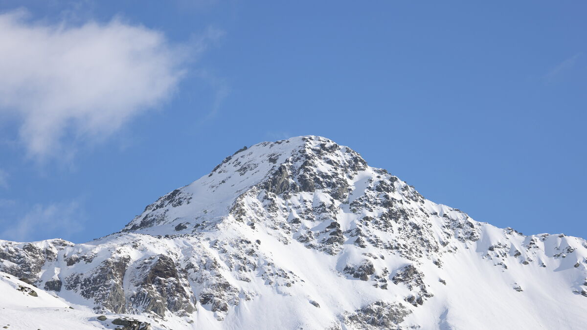 skieur - Deux Alpes : Un skieur de 21 ans décédé après avoir pris une bosse sur un snowpark