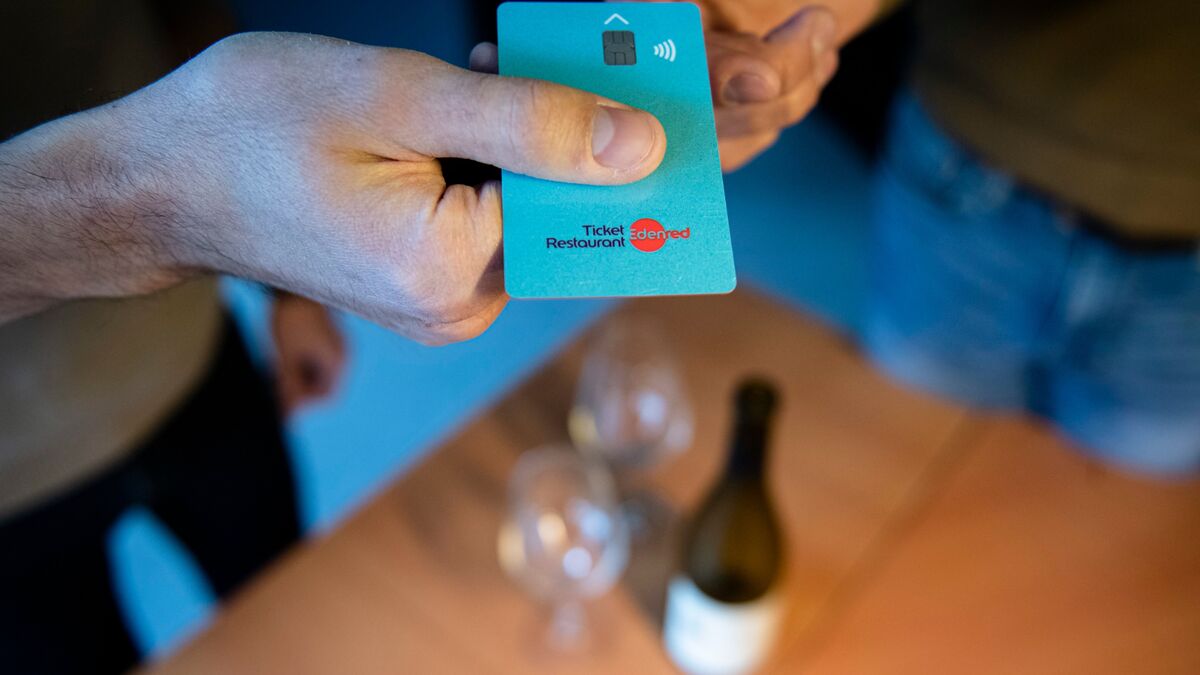 restaurant - Titres-restaurant : Et si tous les salariés pouvaient les utiliser les dimanches et les jours fériés ?