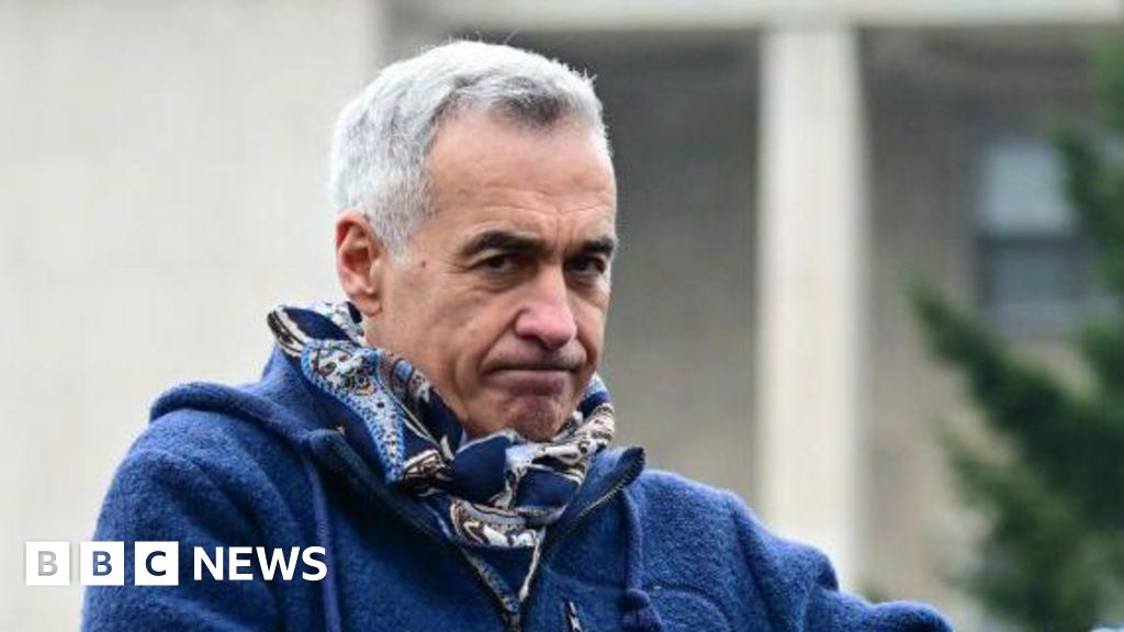 Candidat - Candidat d'extrême droite roumain interdit de participer au nouveau scrutin présidentiel