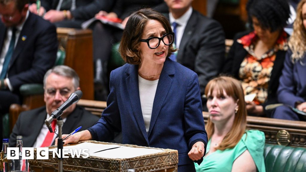 allocations - Les ministres peinent à apaiser les préoccupations des députés concernant les réductions d'allocations