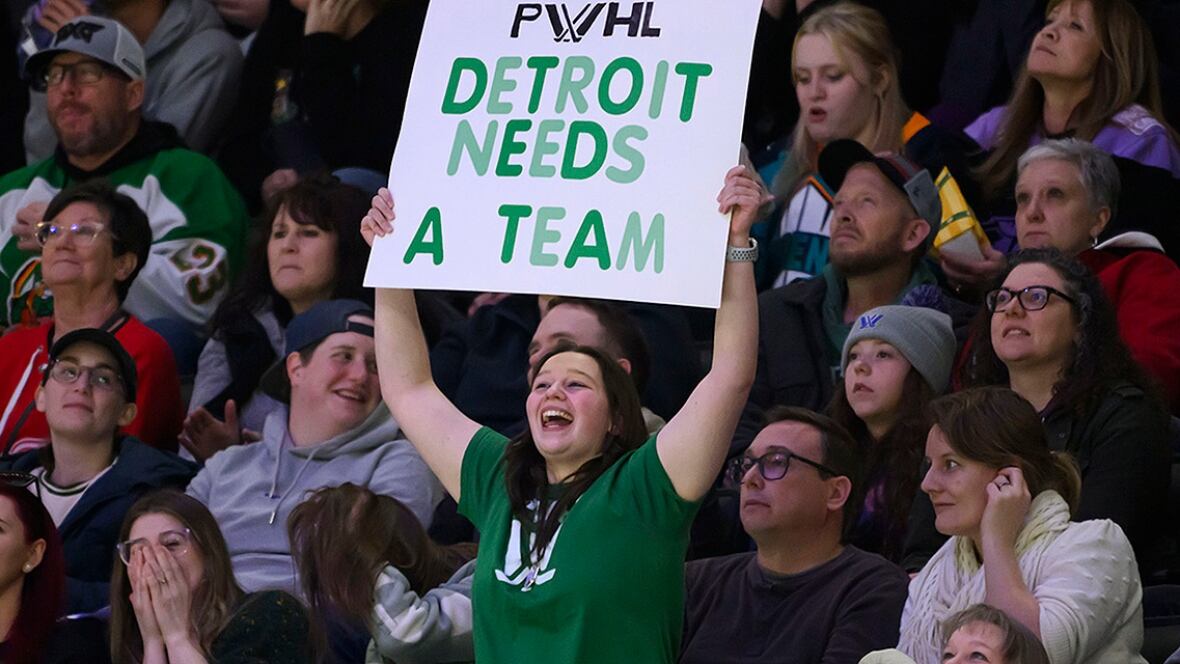 Équipe - Détroit Renforce Sa Candidature Pour Une Équipe D'Expansion PWHL En Attirant Un Public Record Aux États-Unis Pour Le Sport Féminin