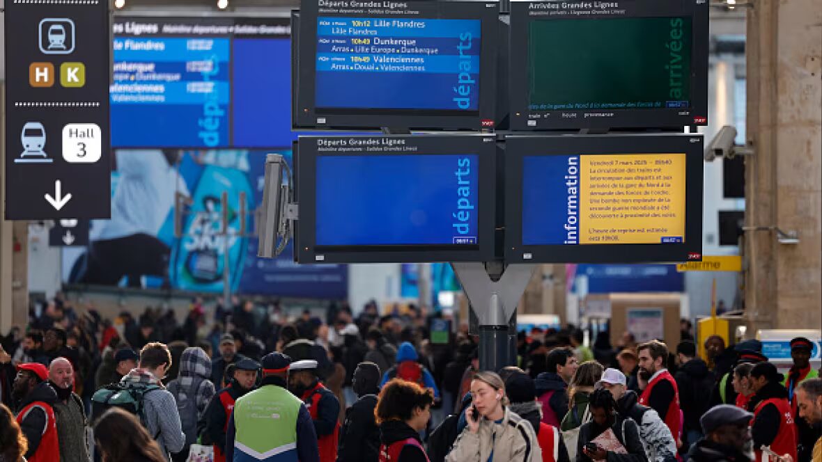 bombe - Une bombe non explosée de la Seconde Guerre mondiale à Paris interrompt le trafic Eurostar vers Londres et les trains vers le nord de la France