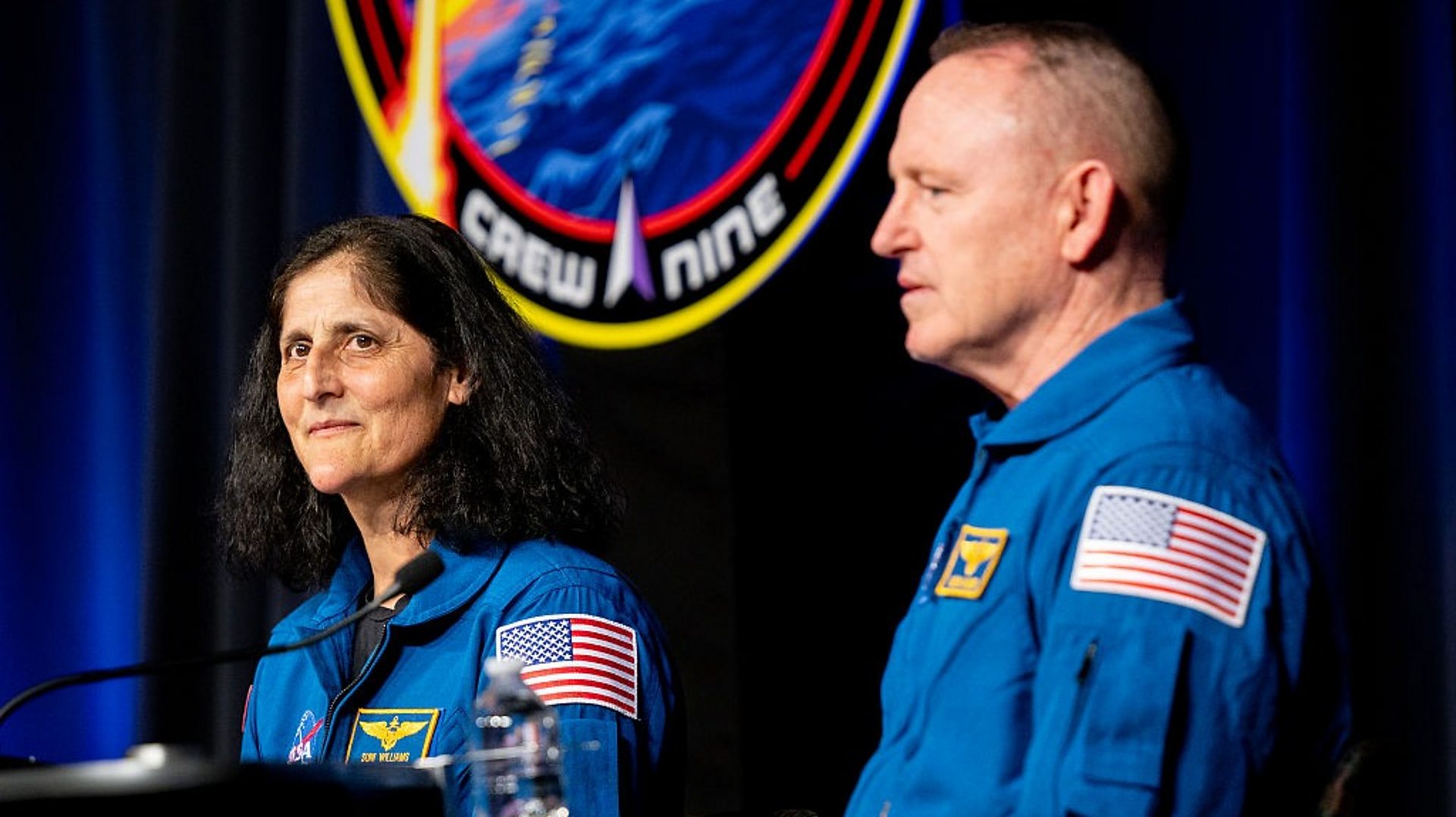 NASA - « C'est étrange » : Butch et Suni de la NASA s'adaptent à leur vie sur Terre