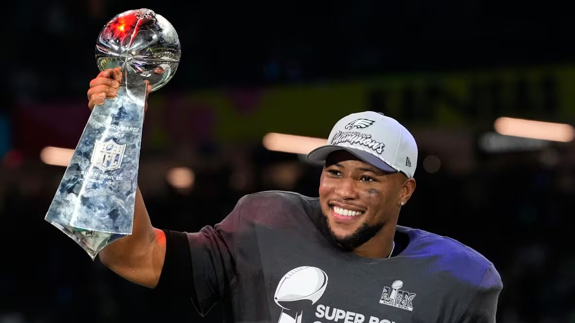 Eagles - Les Eagles font de Saquon Barkley le running back le mieux payé de l'histoire de la NFL avec une prolongation de contrat : rapports
